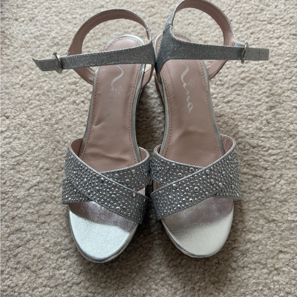 🤍Nina 🤍Sparkling Silver Dress Shoes size 7-8 girls age